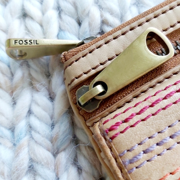 🗝Fossil Explorer Tan Leather w/Colored Stitch Strip - Picture 2 of 11